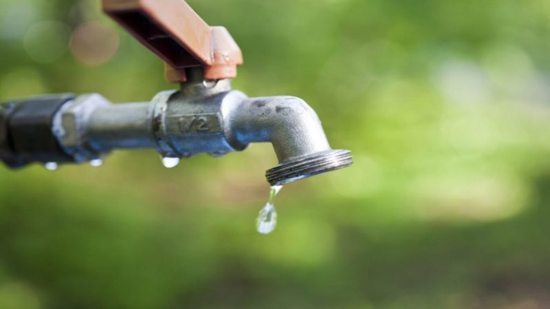 ¿Qué le ocurre al cuerpo cuando no se toma suficiente agua?